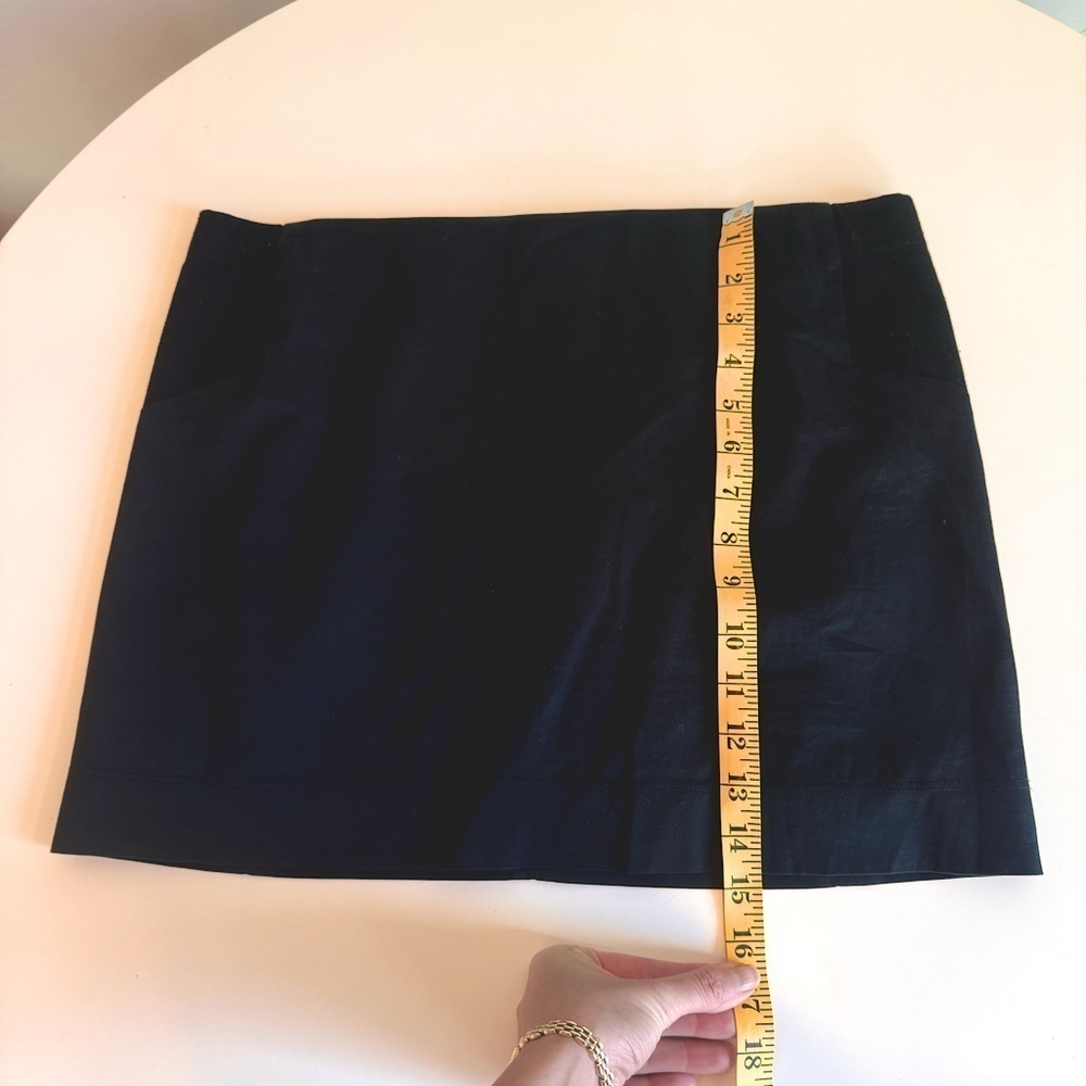 Bcbg Maxazria Black Mini Skirt Size Medium Zip Back